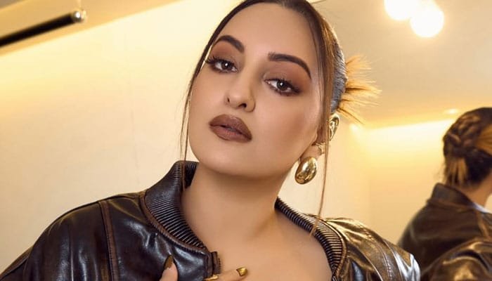 Sonakshi Sinha Biography, Age, Family, Sisters, Wedding, Movies & Net Worth